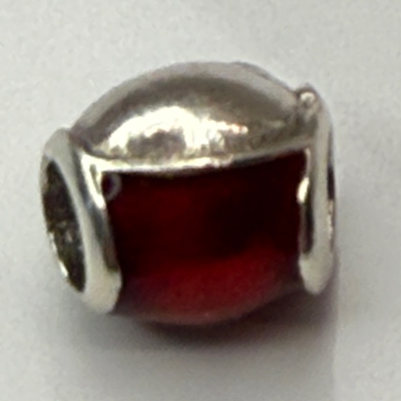 🎅 Retired Pandora Santa Claus Red Enamel Charm 790374ENR - Picture 4 of 8